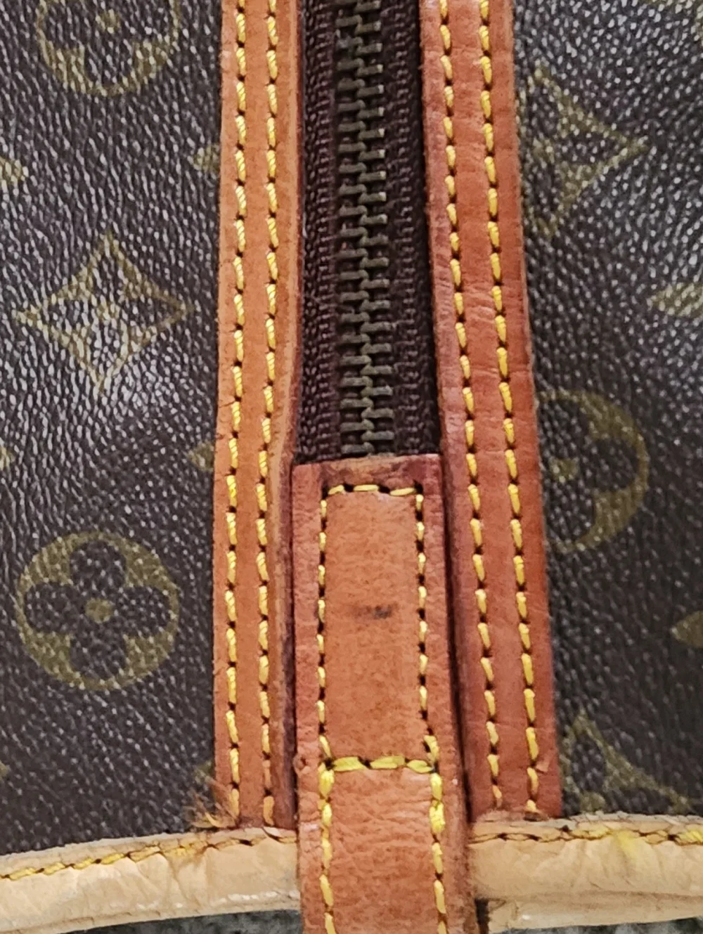 LOUIS VUTTON Vintage Garment Bag From The I FRENCH COMPANY 1970s, 80s .